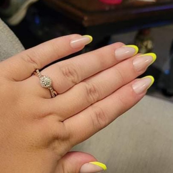 10kt rose gold diamond engagement ring - Picture 7 of 9